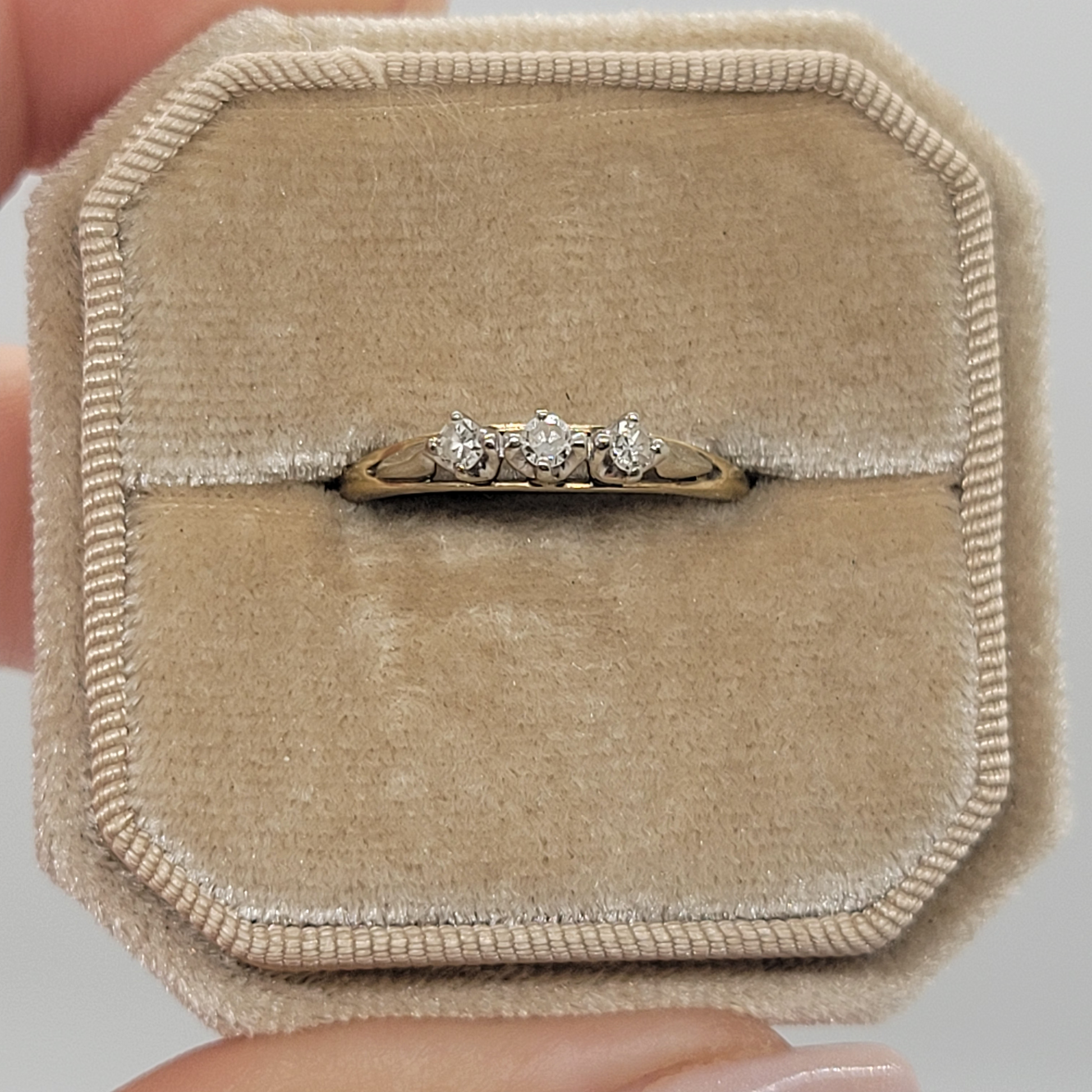 Vintage Three Stone Diamond 14K Yellow Gold Ring
