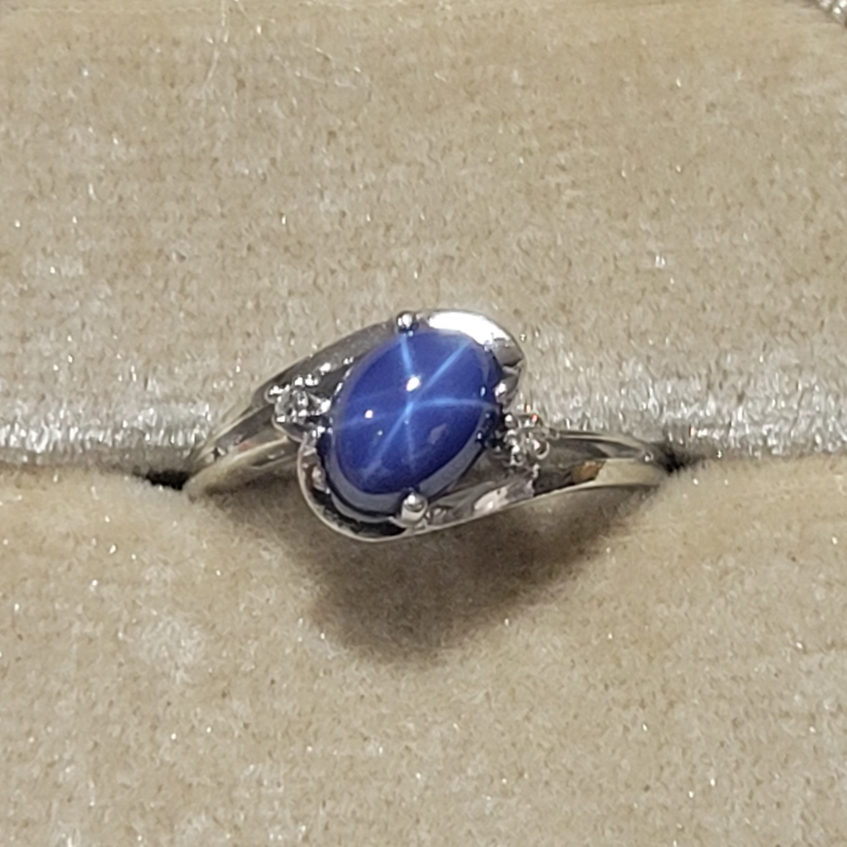 Vintage Blue Star Sapphire and Diamond 10K White Gold Ring