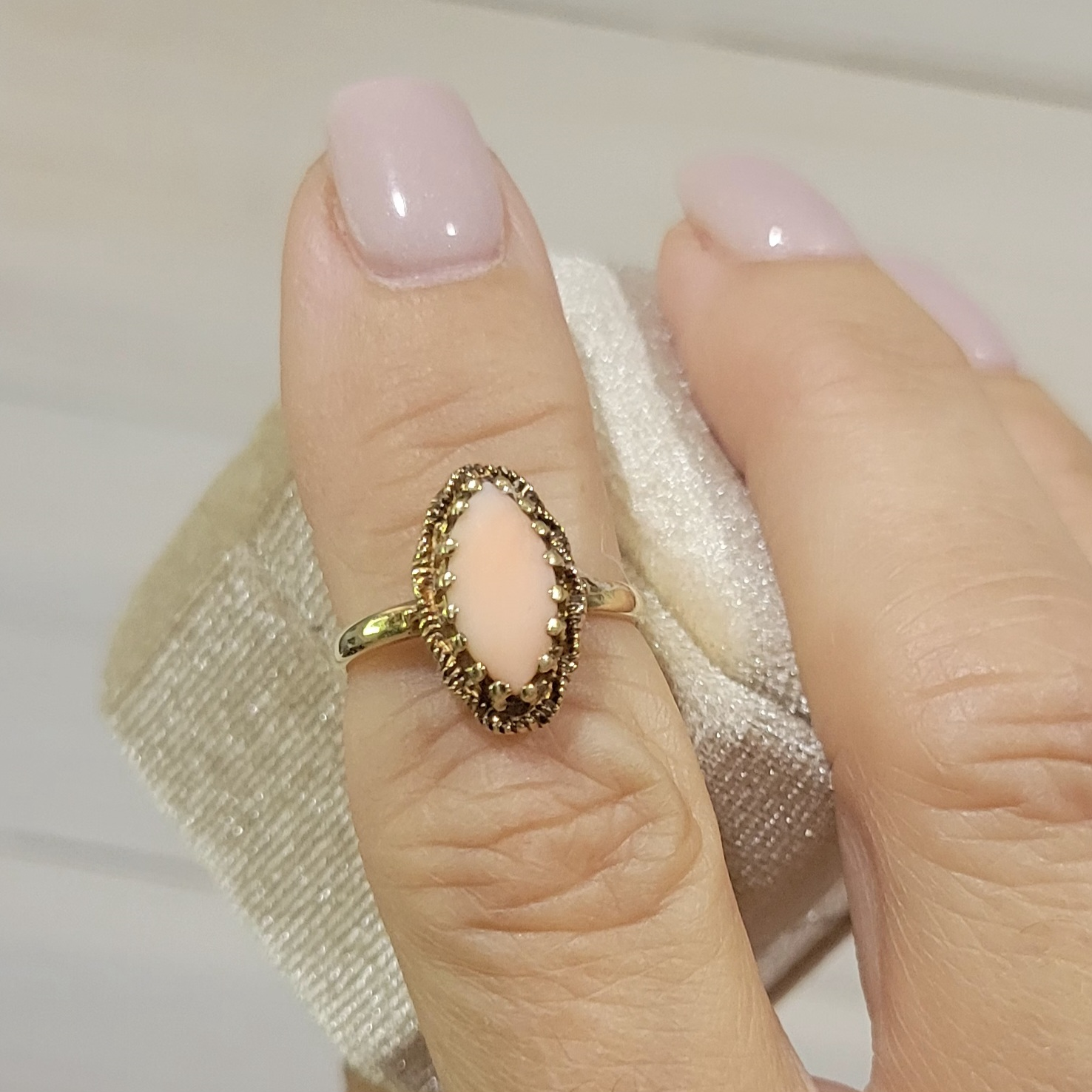 Vintage Coral 10K Yellow Gold Ring