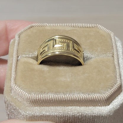 Vintage 10K Solid Yellow Gold Egyptian Style Ring