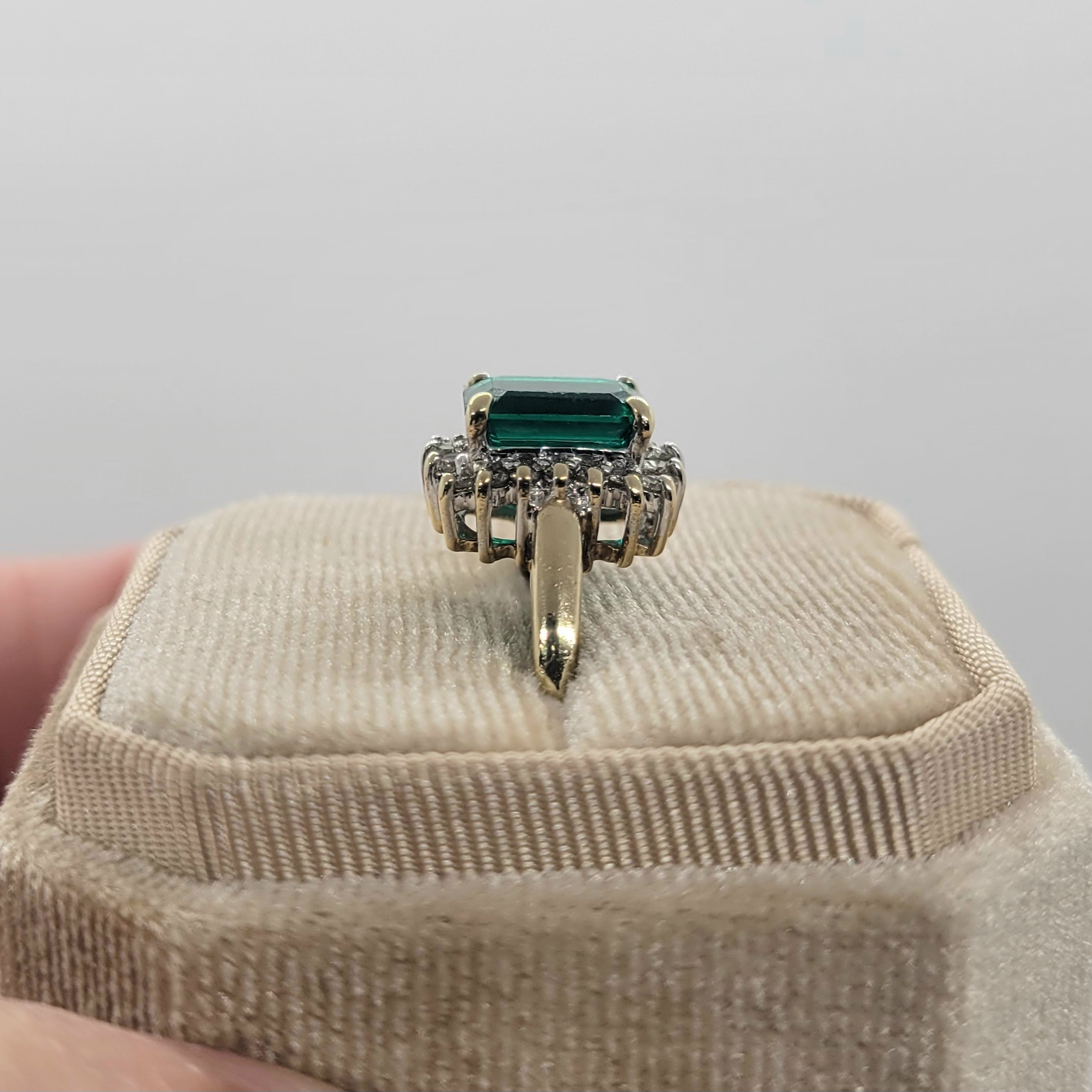 Vintage Emerald and Diamond 10K Yellow Gold Ring