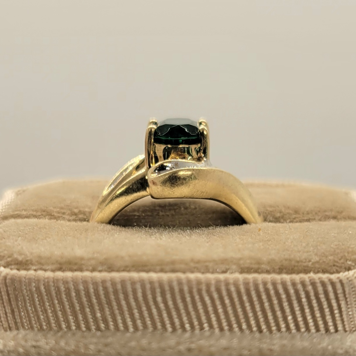Vintage Emerald and Diamond 10K Yellow Gold Ring