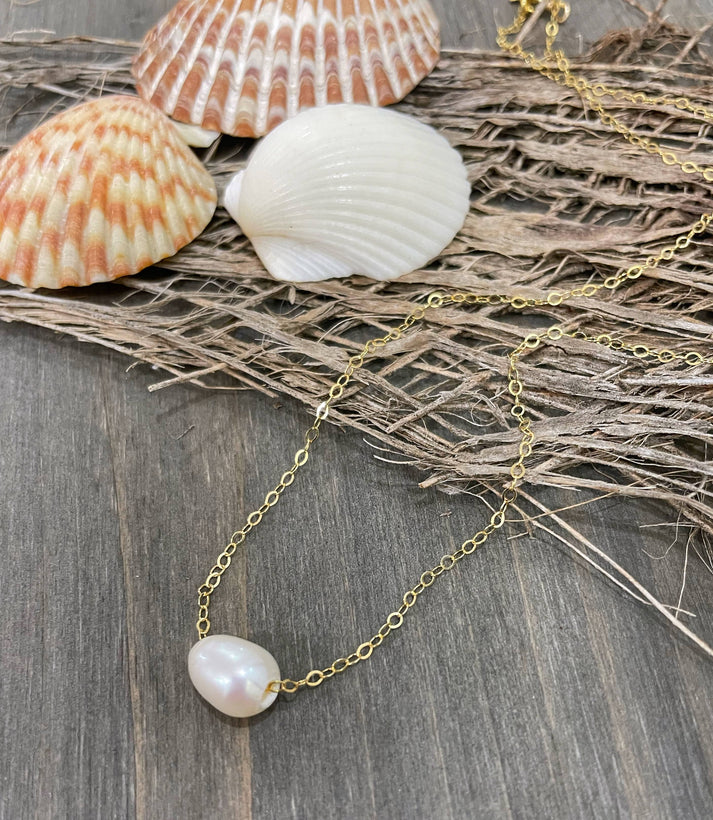 Single Pearl Thread Necklace